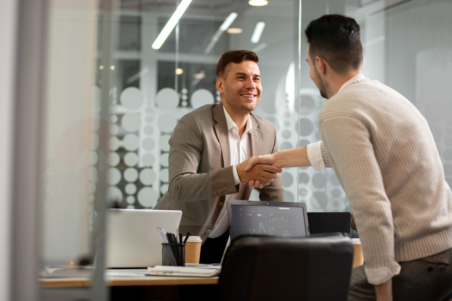 Como transformar clientes em embaixadores da marca no atendimento